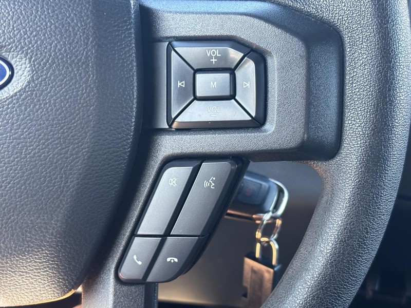 Ford F-150 Vehicle Full-screen Gallery Image 18