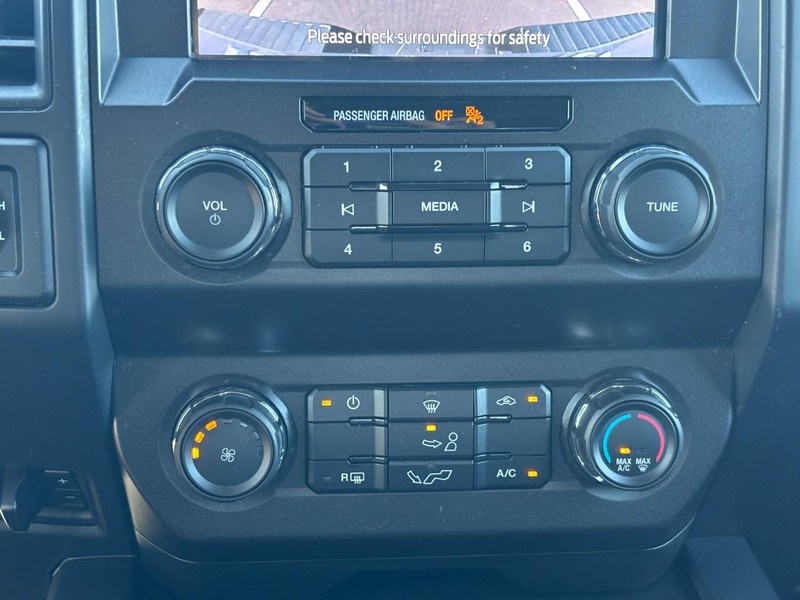 Ford F-150 Vehicle Full-screen Gallery Image 22