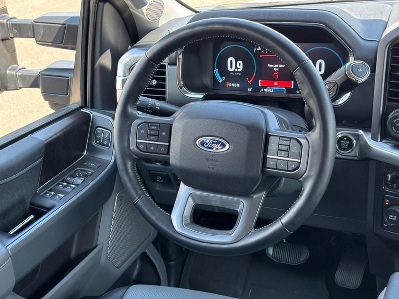Ford F-150 Vehicle Full-screen Gallery Image 12
