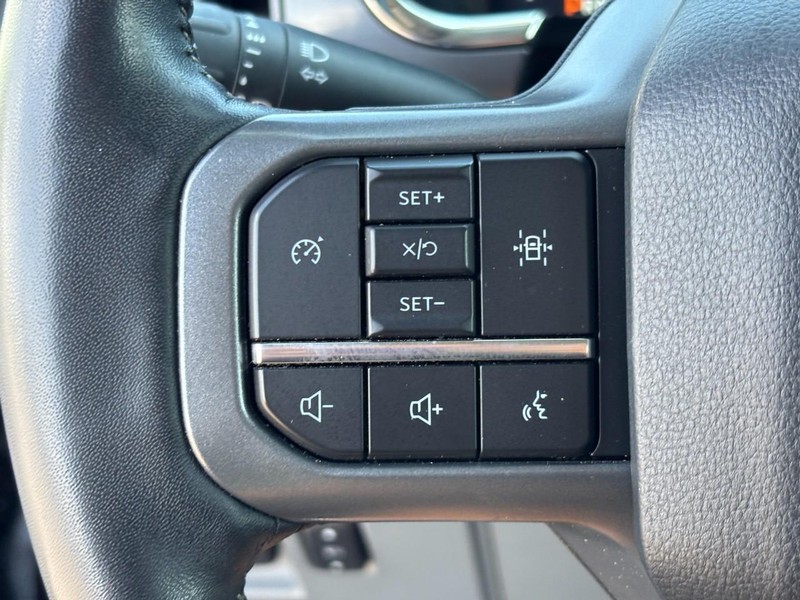 Ford F-150 Vehicle Full-screen Gallery Image 18