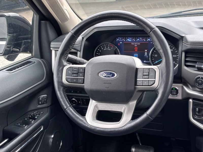 Ford Expedition Vehicle Full-screen Gallery Image 13