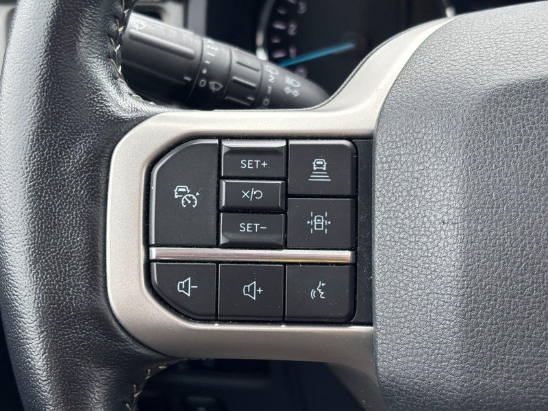 Ford Expedition Vehicle Full-screen Gallery Image 19