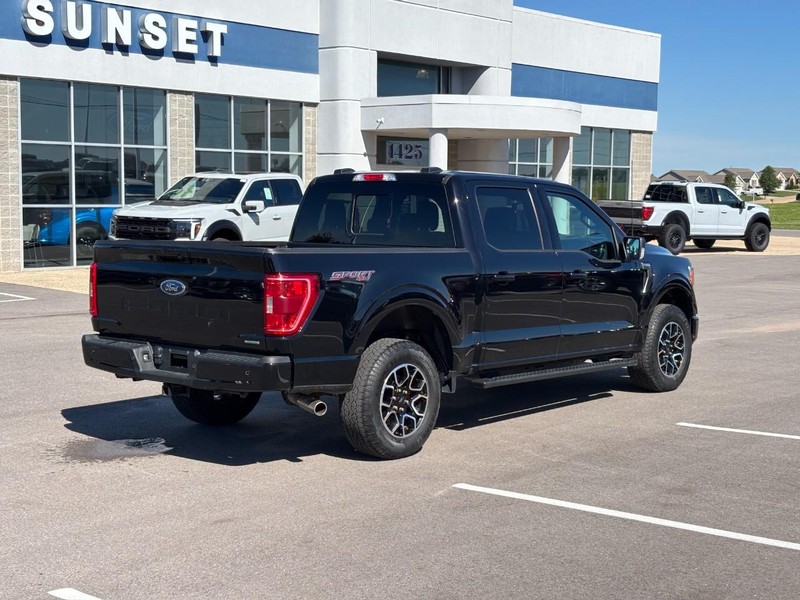 Ford F-150 Vehicle Full-screen Gallery Image 03