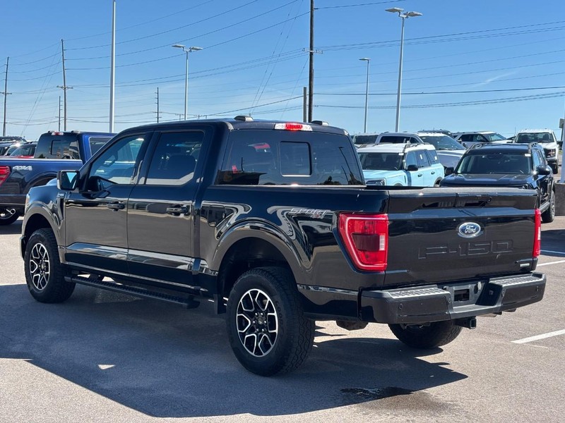 Ford F-150 Vehicle Full-screen Gallery Image 05