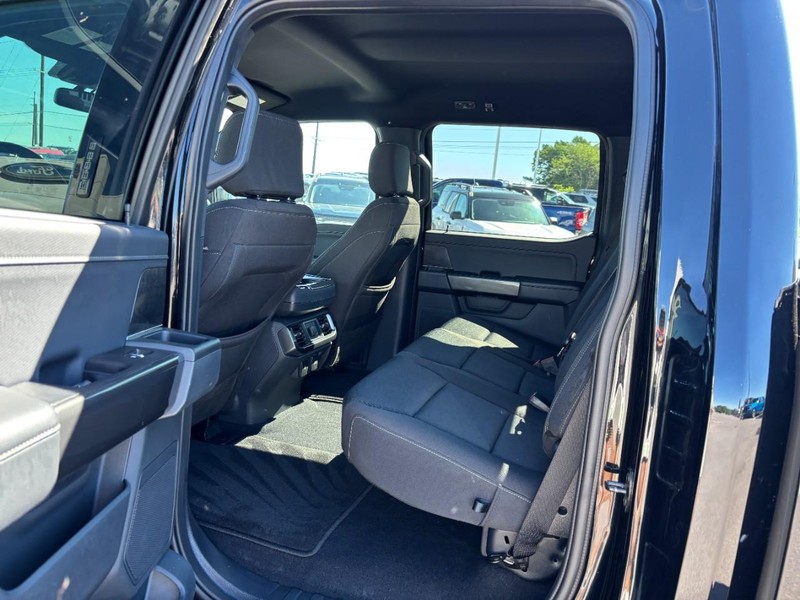 Ford F-150 Vehicle Full-screen Gallery Image 10