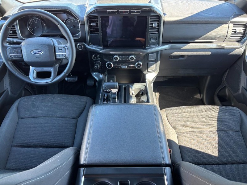 Ford F-150 Vehicle Full-screen Gallery Image 11