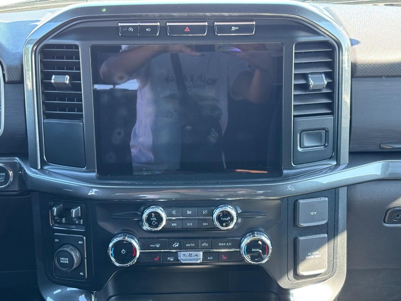 Ford F-150 Vehicle Full-screen Gallery Image 13