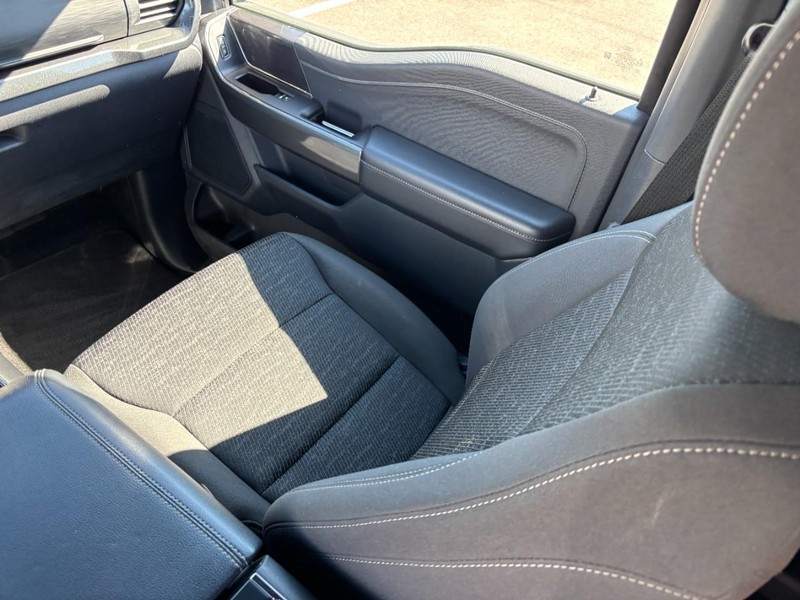 Ford F-150 Vehicle Full-screen Gallery Image 14