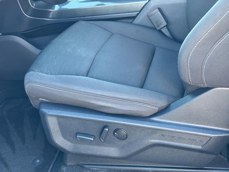 Ford F-150 Vehicle Full-screen Gallery Image 15