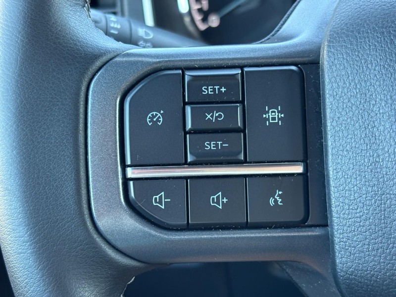 Ford F-150 Vehicle Full-screen Gallery Image 18
