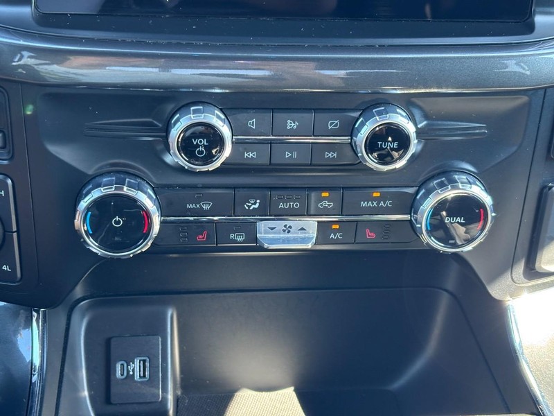 Ford F-150 Vehicle Full-screen Gallery Image 24