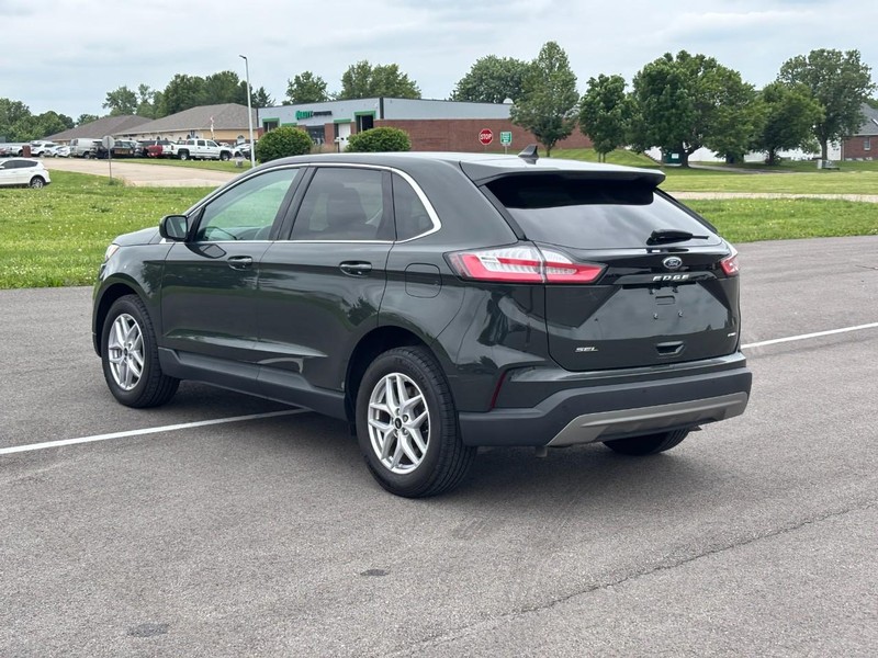 Ford Edge Vehicle Full-screen Gallery Image 05