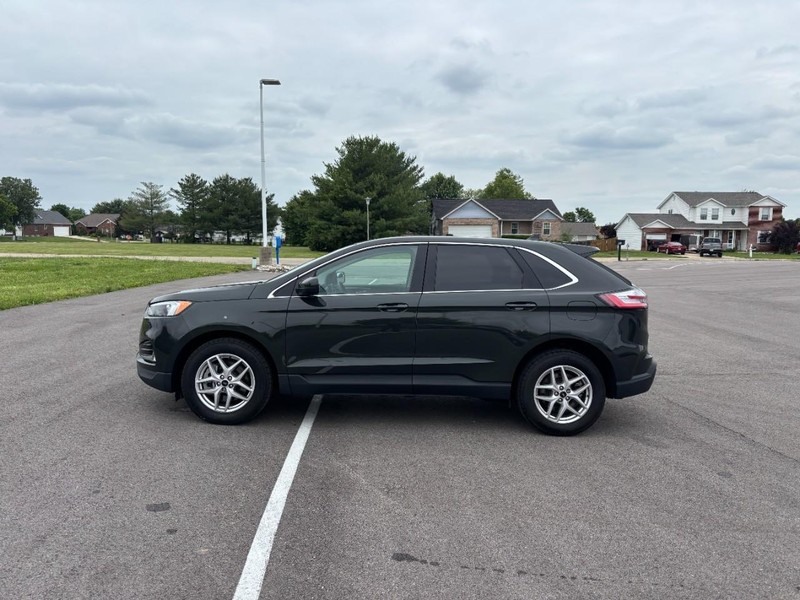 Ford Edge Vehicle Full-screen Gallery Image 06
