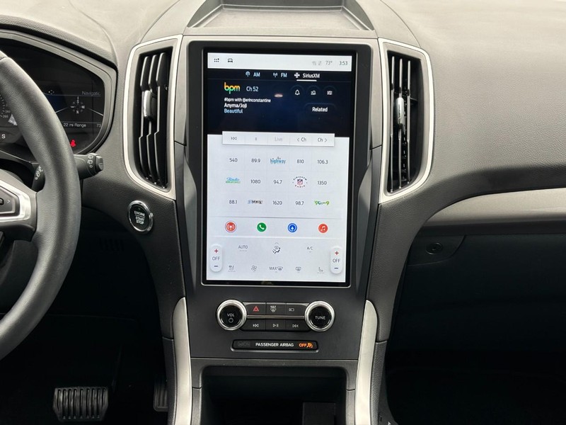 Ford Edge Vehicle Full-screen Gallery Image 13