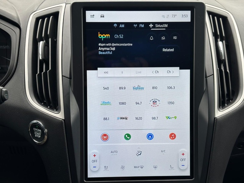 Ford Edge Vehicle Full-screen Gallery Image 21