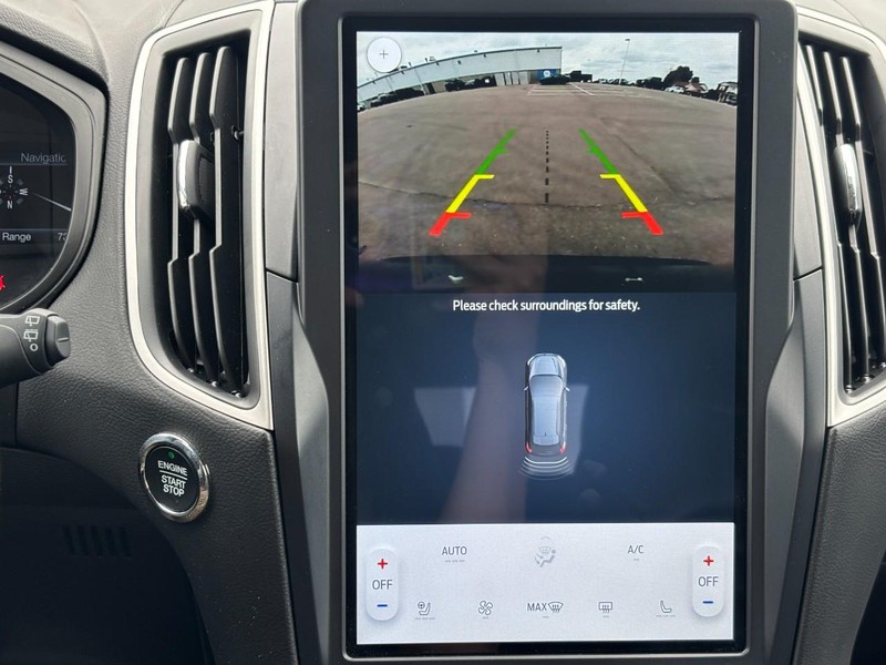 Ford Edge Vehicle Full-screen Gallery Image 23