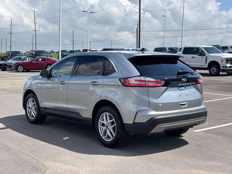 Ford Edge Vehicle Full-screen Gallery Image 05