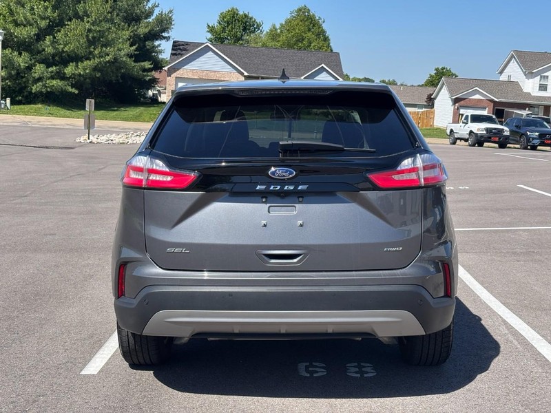 Ford Edge Vehicle Full-screen Gallery Image 04