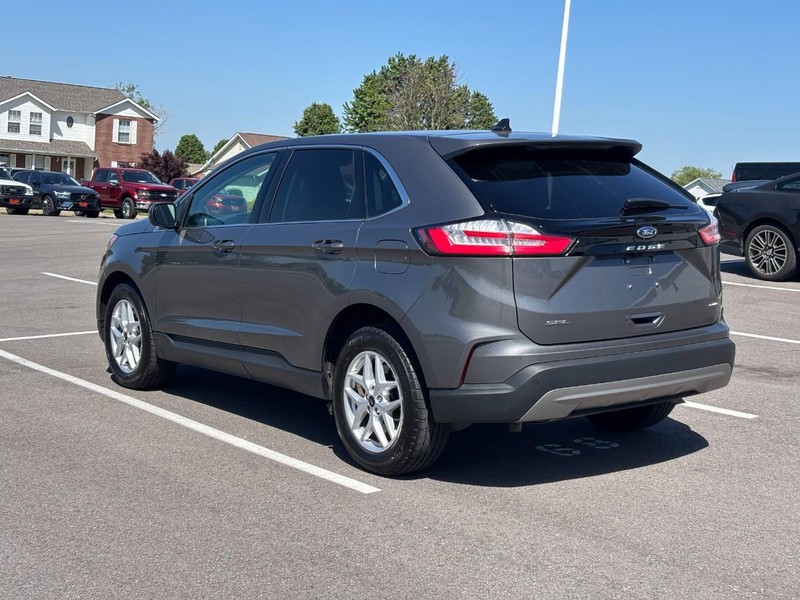Ford Edge Vehicle Full-screen Gallery Image 05