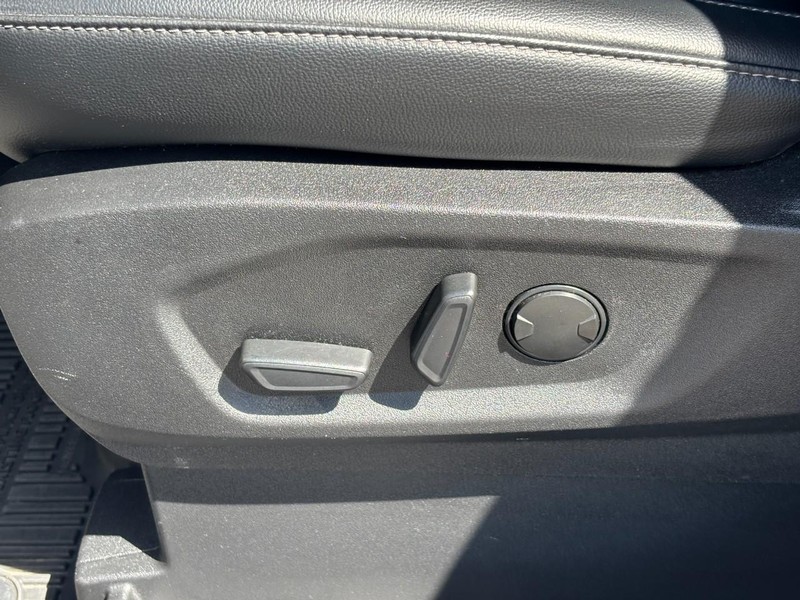 Ford Edge Vehicle Full-screen Gallery Image 15