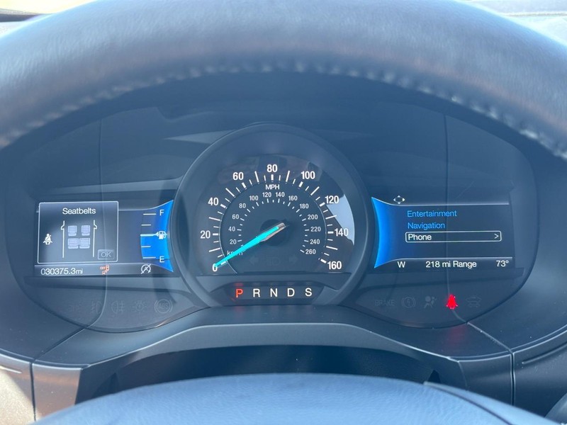 Ford Edge Vehicle Full-screen Gallery Image 19