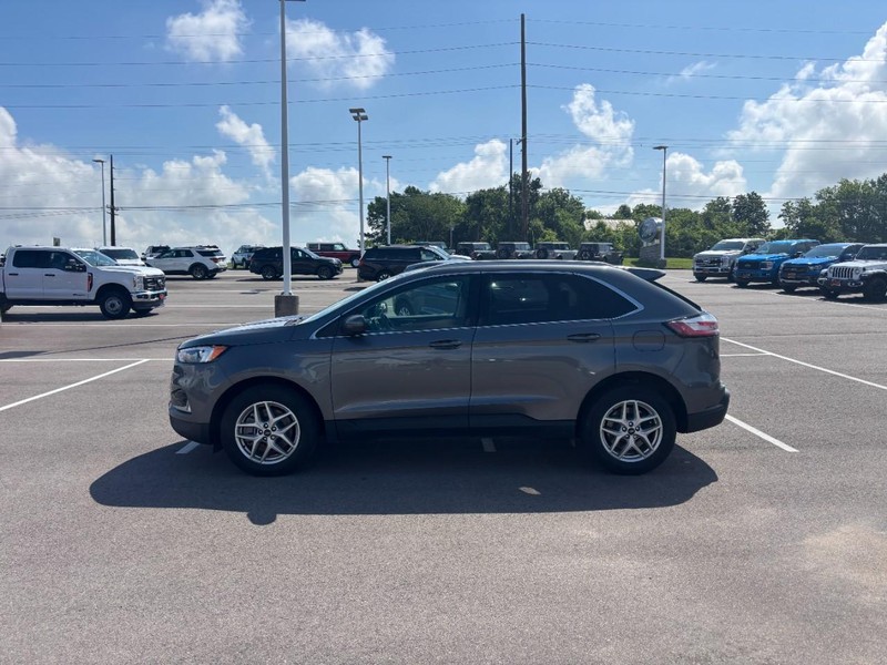 Ford Edge Vehicle Full-screen Gallery Image 06