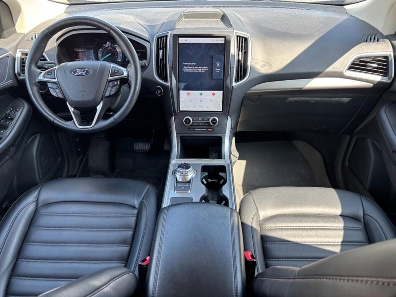 Ford Edge Vehicle Full-screen Gallery Image 11