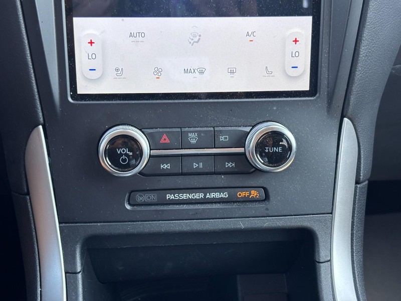 Ford Edge Vehicle Full-screen Gallery Image 23