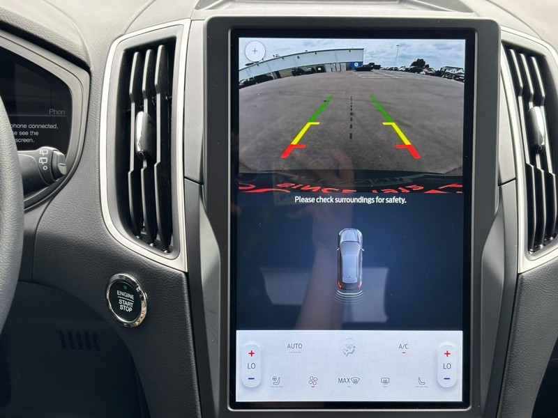 Ford Edge Vehicle Full-screen Gallery Image 21