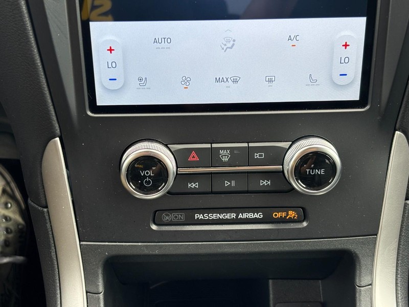 Ford Edge Vehicle Full-screen Gallery Image 22