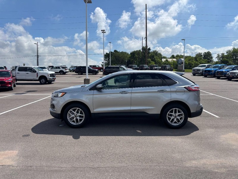 Ford Edge Vehicle Full-screen Gallery Image 06