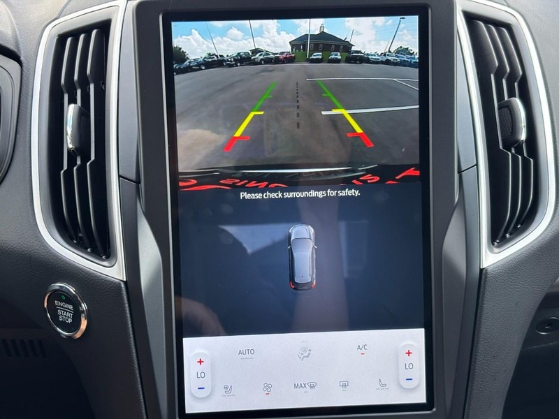 Ford Edge Vehicle Full-screen Gallery Image 22