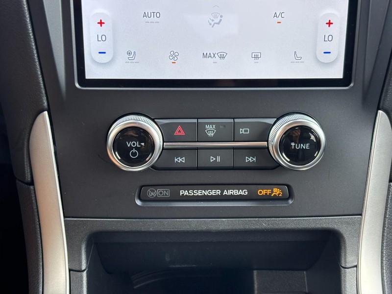 Ford Edge Vehicle Full-screen Gallery Image 23