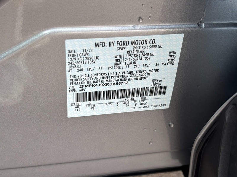 Ford Edge Vehicle Full-screen Gallery Image 24