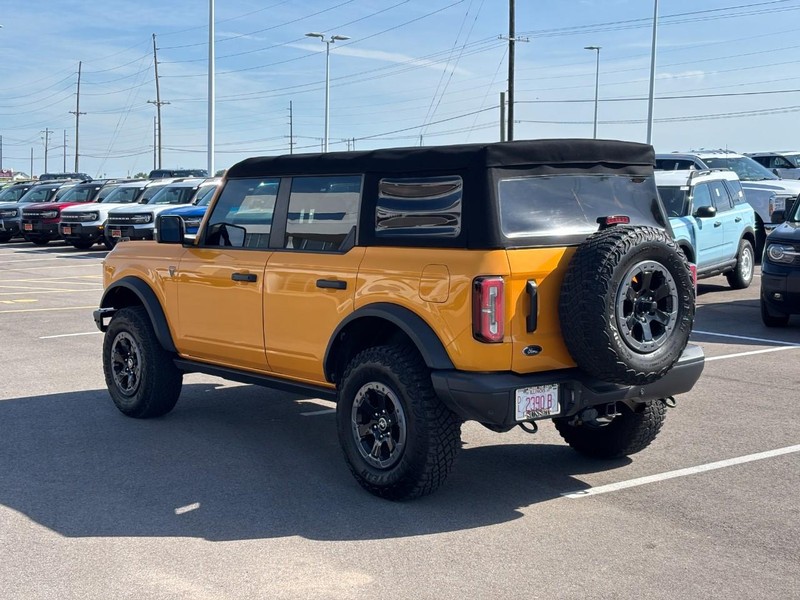Ford Bronco Vehicle Full-screen Gallery Image 05