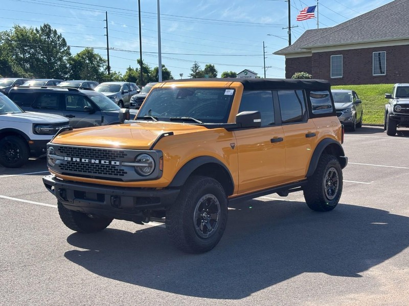 Ford Bronco Vehicle Full-screen Gallery Image 07