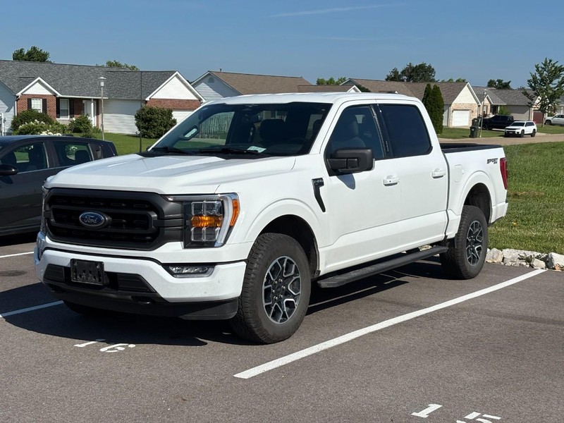 Ford F-150 Vehicle Full-screen Gallery Image 01