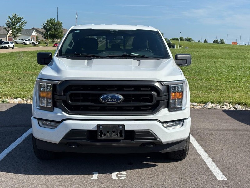 Ford F-150 Vehicle Full-screen Gallery Image 02