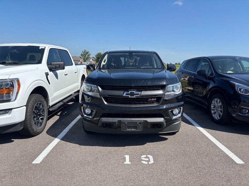 Chevrolet Colorado Vehicle Full-screen Gallery Image 02