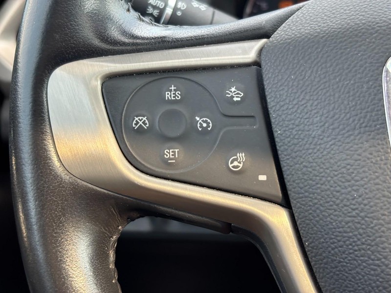 GMC Acadia Vehicle Full-screen Gallery Image 18
