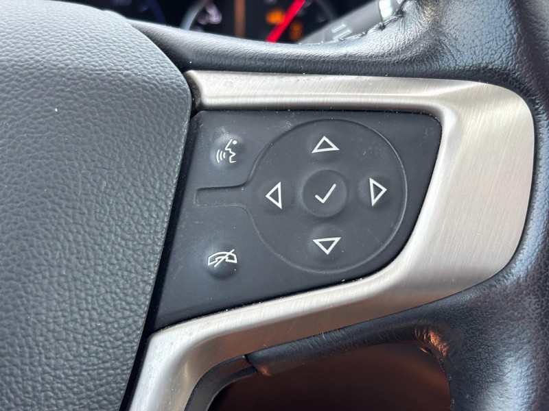 GMC Acadia Vehicle Full-screen Gallery Image 19