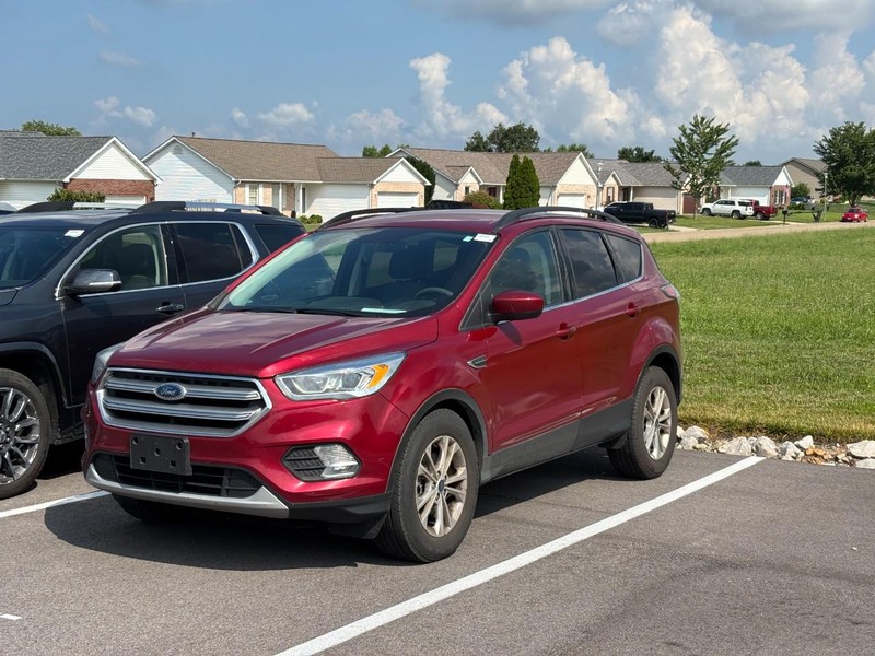 Ford Escape Vehicle Full-screen Gallery Image 01