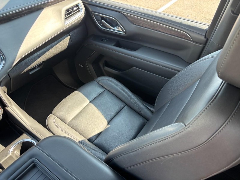 Chevrolet Tahoe Vehicle Full-screen Gallery Image 15