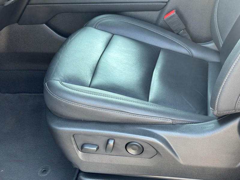 Chevrolet Tahoe Vehicle Full-screen Gallery Image 16