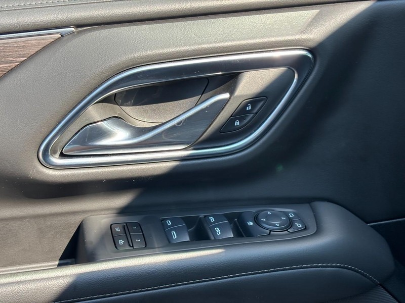Chevrolet Tahoe Vehicle Full-screen Gallery Image 17