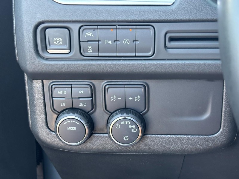 Chevrolet Tahoe Vehicle Full-screen Gallery Image 18