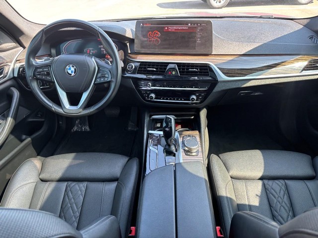 2023 BMW 5 Series 530i thumbnail image 11
