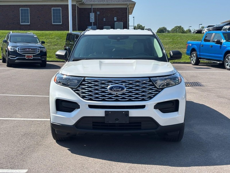 Ford Explorer Vehicle Full-screen Gallery Image 08