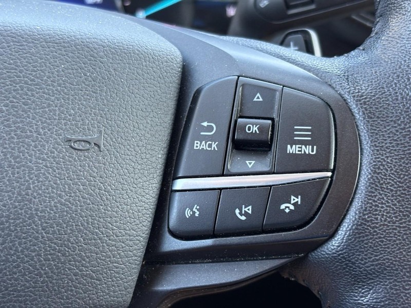 Ford Explorer Vehicle Full-screen Gallery Image 19