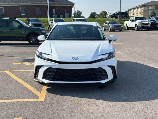 2025 Toyota Camry SE thumbnail image 02